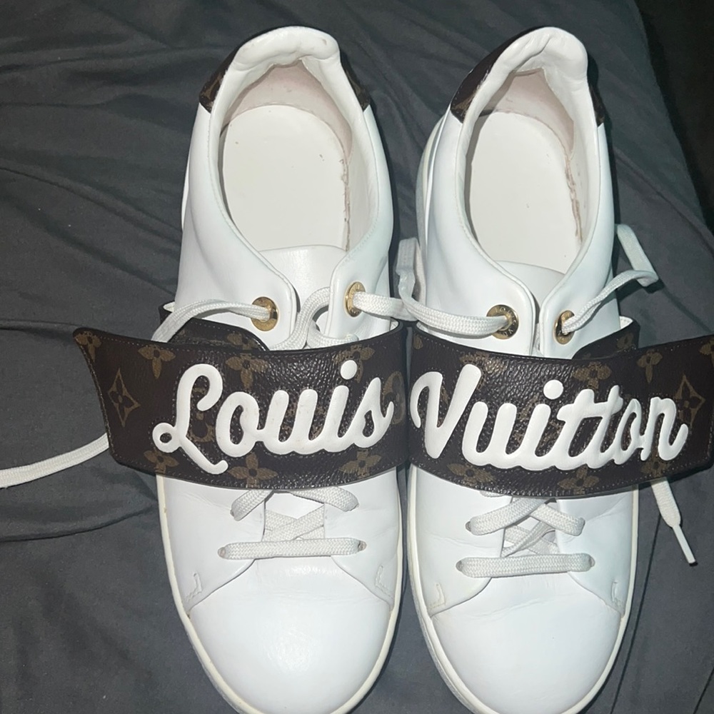 Shoes - Picture 4 of 6